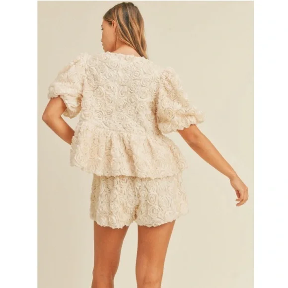 NEW 2pc Set “Roses” - Picture 2 of 11